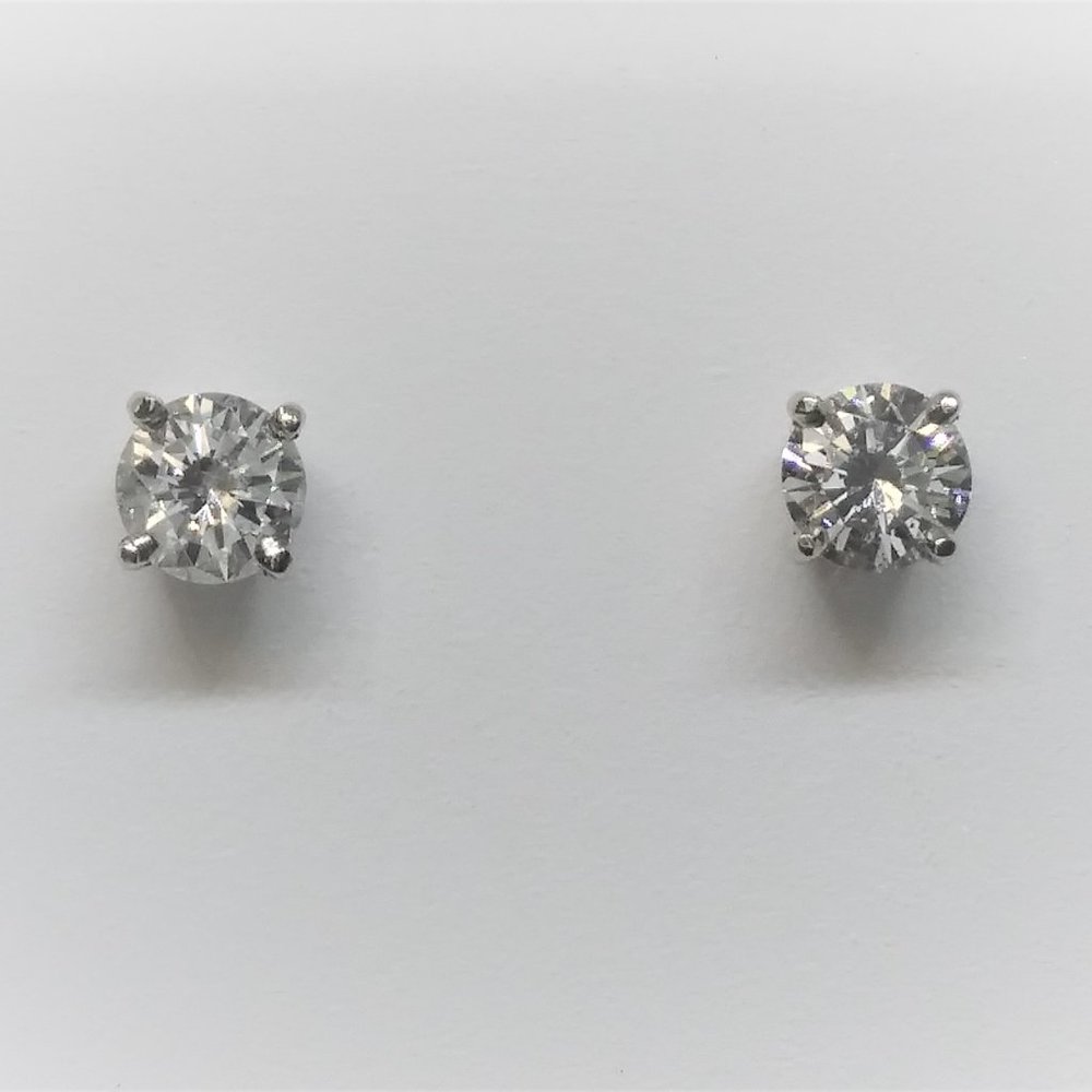 .50 ctw Diamond Studs